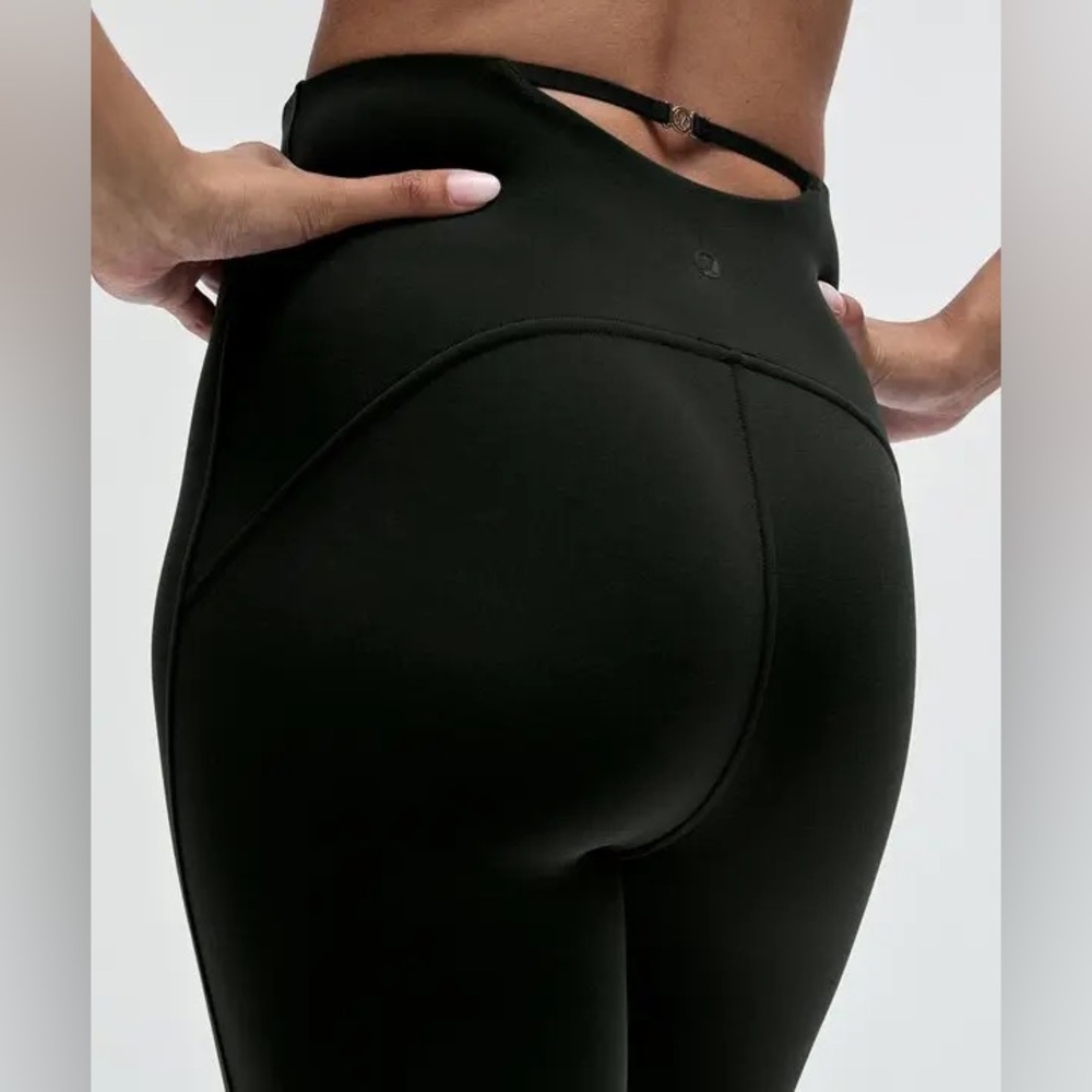 Lululemon SmoothCover Back Cutout HR Tight 28” Womens Size 12 Blackened Pine NWT - Picture 4 of 9